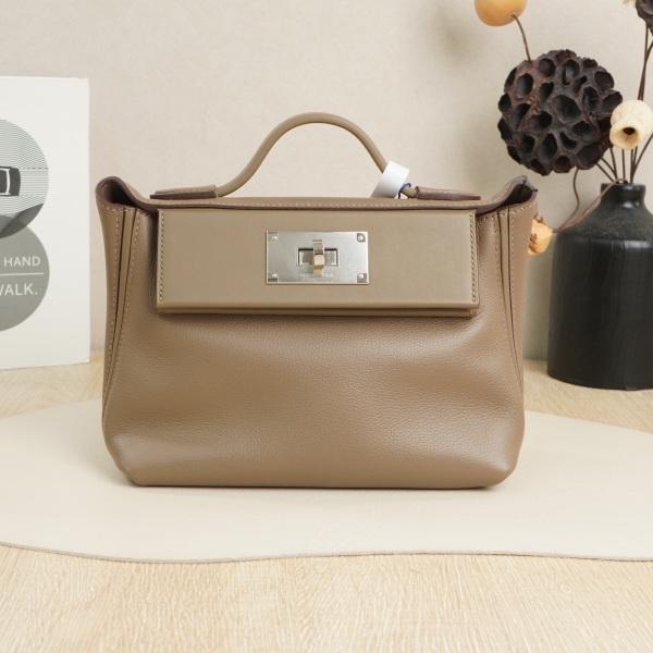 Hermès 24 · 24 21Silver-Tone Hardware Shoulder Bag Mini Calfskin K · Dust Bag Shoulder Strap · 21 × 10.5 × 17 cm