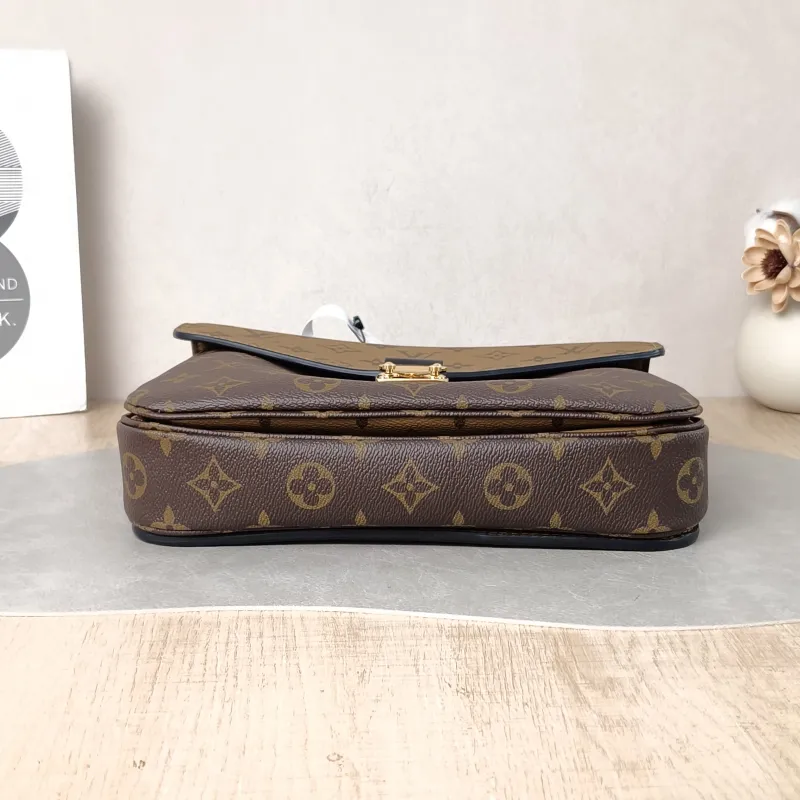 Louis Vuitton Crossbody Bag Pochette Métis Monogram Colorblock PVC Medium 25 × 7 × 19 cm — cover view 2 of 6