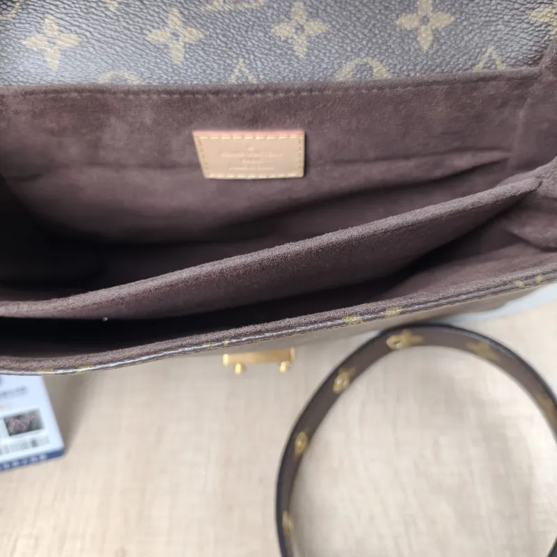 Louis Vuitton Crossbody Bag Pochette Métis Monogram PVC Medium25 × 7 × 19 cm — detail view 17 of 17
