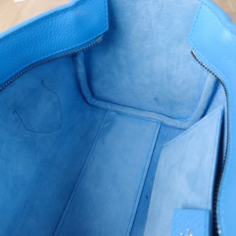 FERRAGAMO Shoulder Bag Shoulder Bag Blue Calfskin One Size25 × 12 × 17 cm — detail view 1 of 12