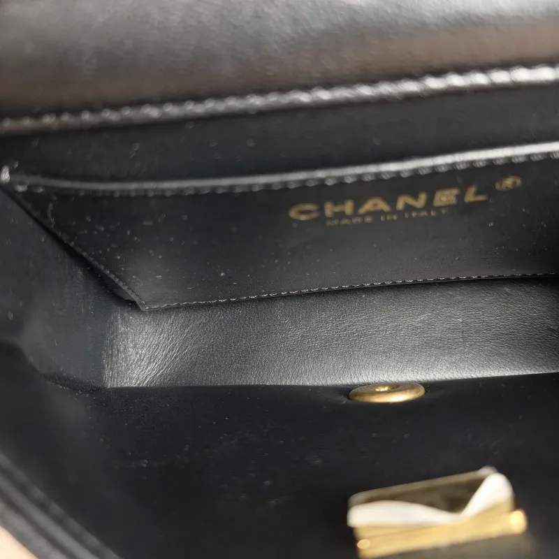 Chanel Crossbody Bag Pearl Black Lambskin One Size17 × 5 × 12.5 cm — detail view 3 of 12