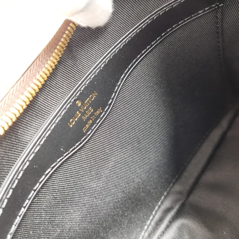 Louis Vuitton Crossbody Bag Boulogne PVC Small 26 × 9.5 × 16 cm — detail view 15 of 15