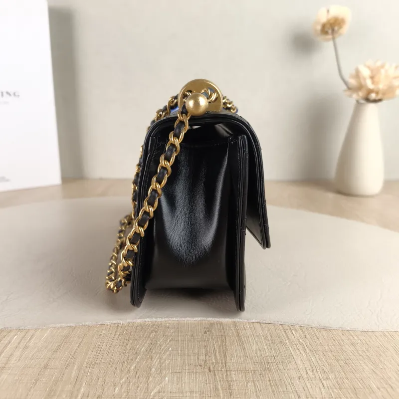 Chanel Crossbody Bag Black Calfskin Small 19 × 8 × 12 cm — detail view 6 of 11