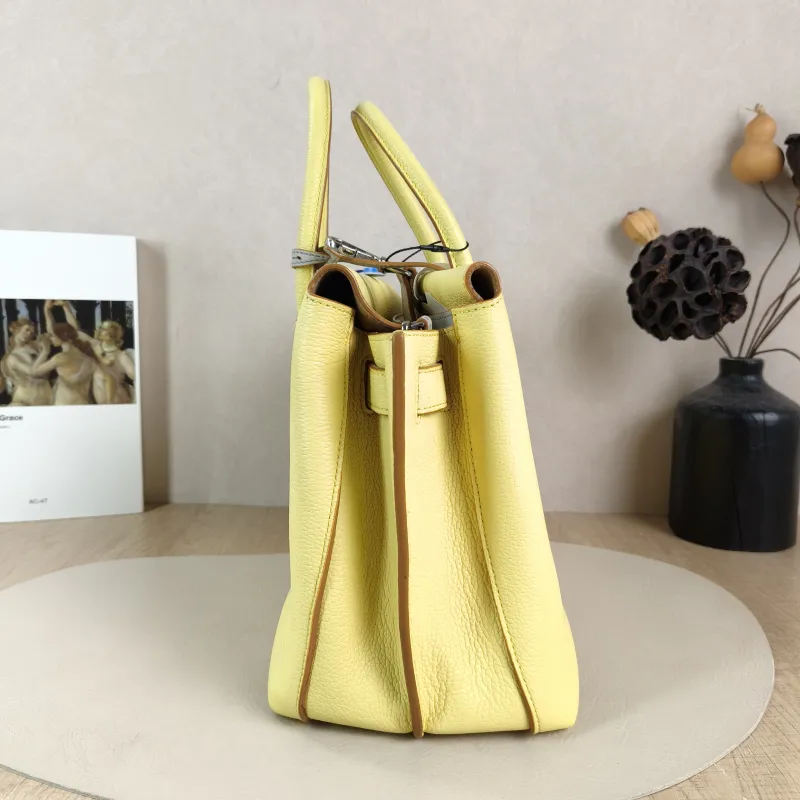 MCM Shoulder Bag Tote Bag Yellow One Size30 × 14 × 21 cm — detail view 7 of 12