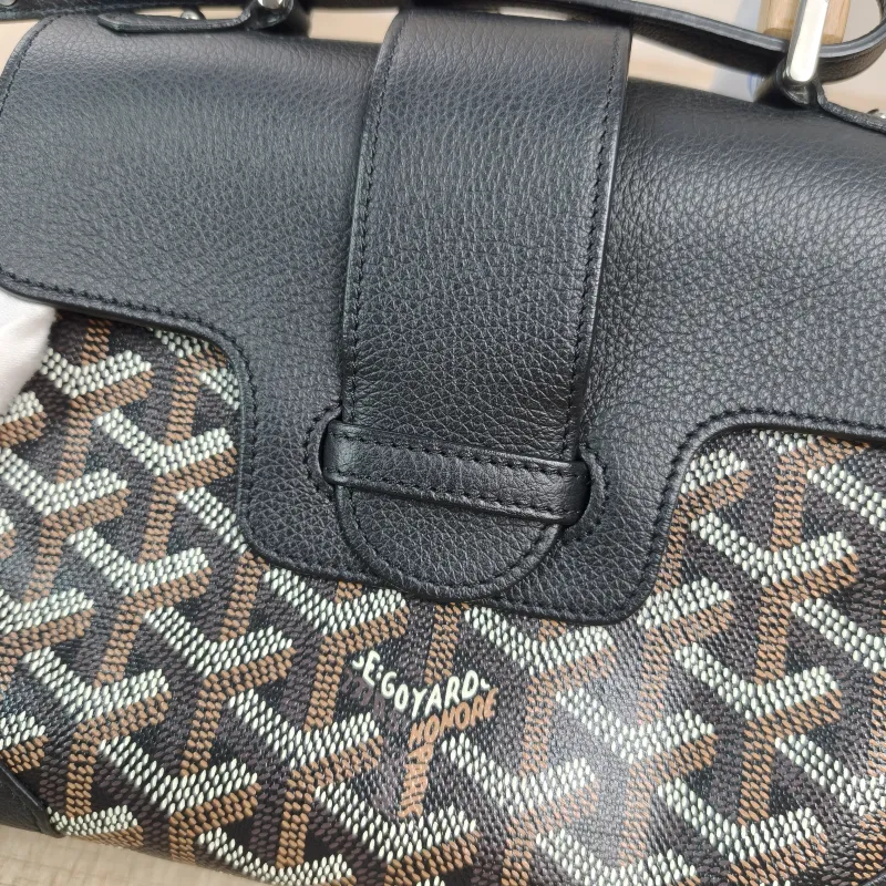 GOYARD Crossbody Bag Saïgon Black Canvas inemini20 × 7.5 × 15 cm — detail view 1 of 15