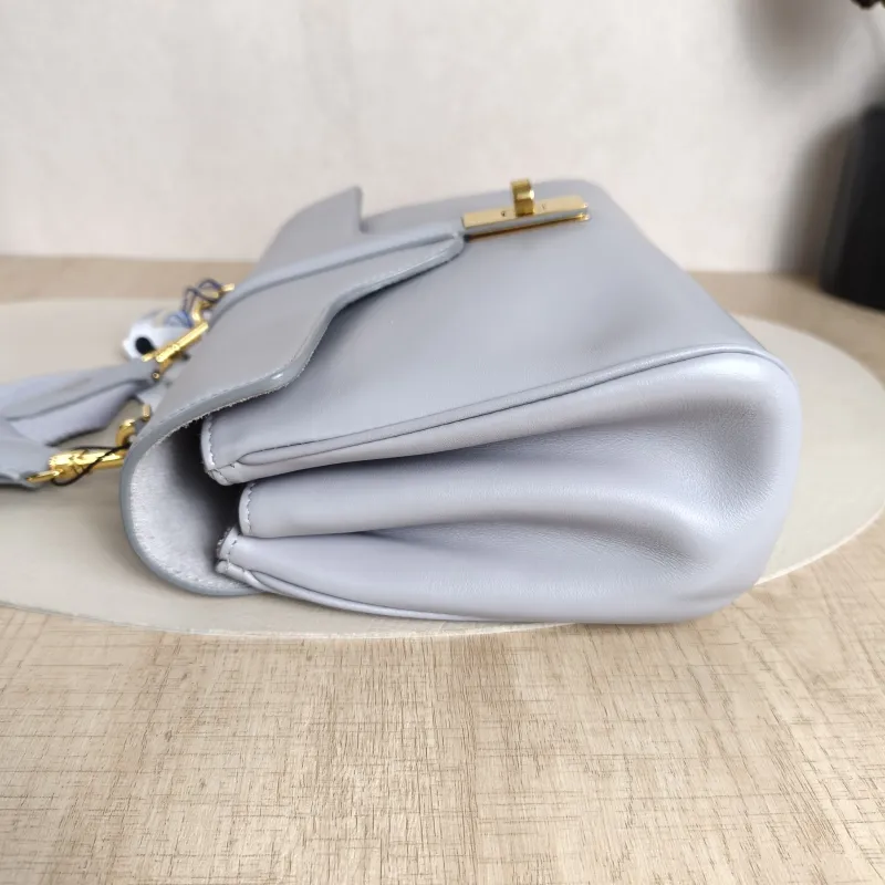 CELINE Crossbody Bag Soft 16Shoulder Bag Grey Calfskin Small23 × 9 × 15 cm — detail view 7 of 13