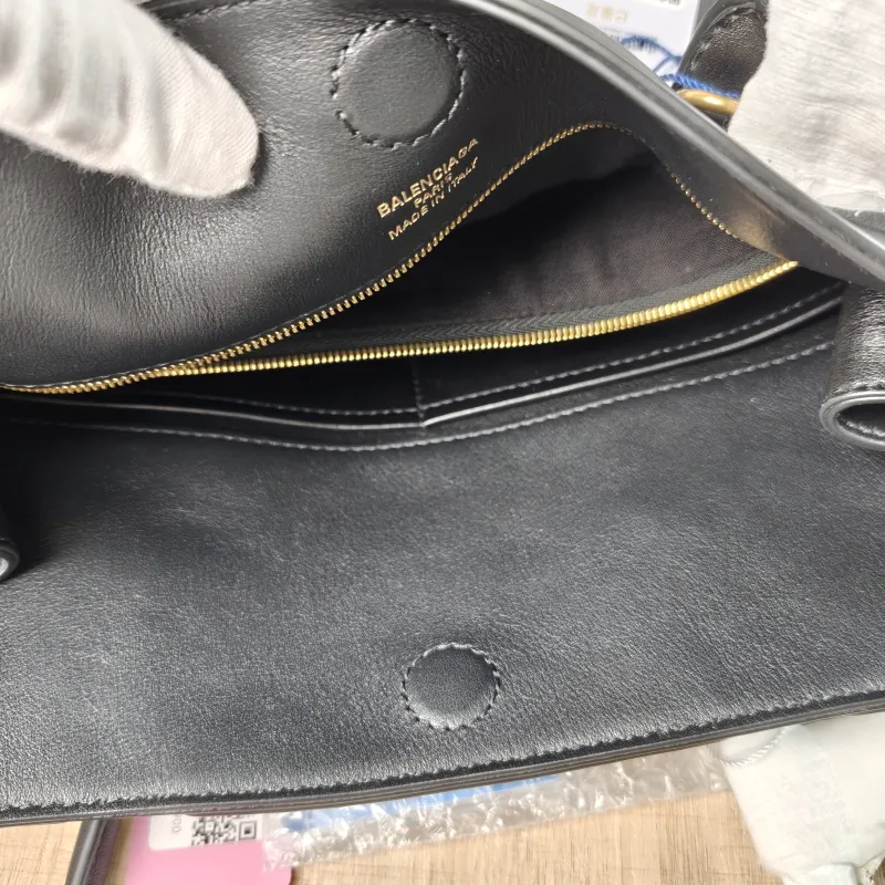 BALENCIAGA Top Handle Bag Hampton Carry All Tote Bag Black Calfskin Small 32 × 16 × 25 cm — detail view 7 of 13