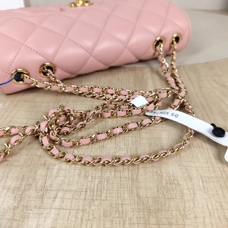 Chanel Crossbody Bag Collection Baguette Bag Pink Lambskin Small 21.5 × 4 × 12 cm — detail view 7 of 11