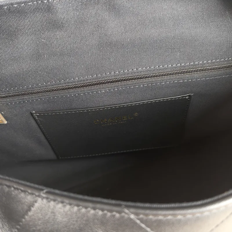 Chanel Shoulder Bag 25k hobo Black Calfskin 43 × 9 × 36 cm — detail view 3 of 12