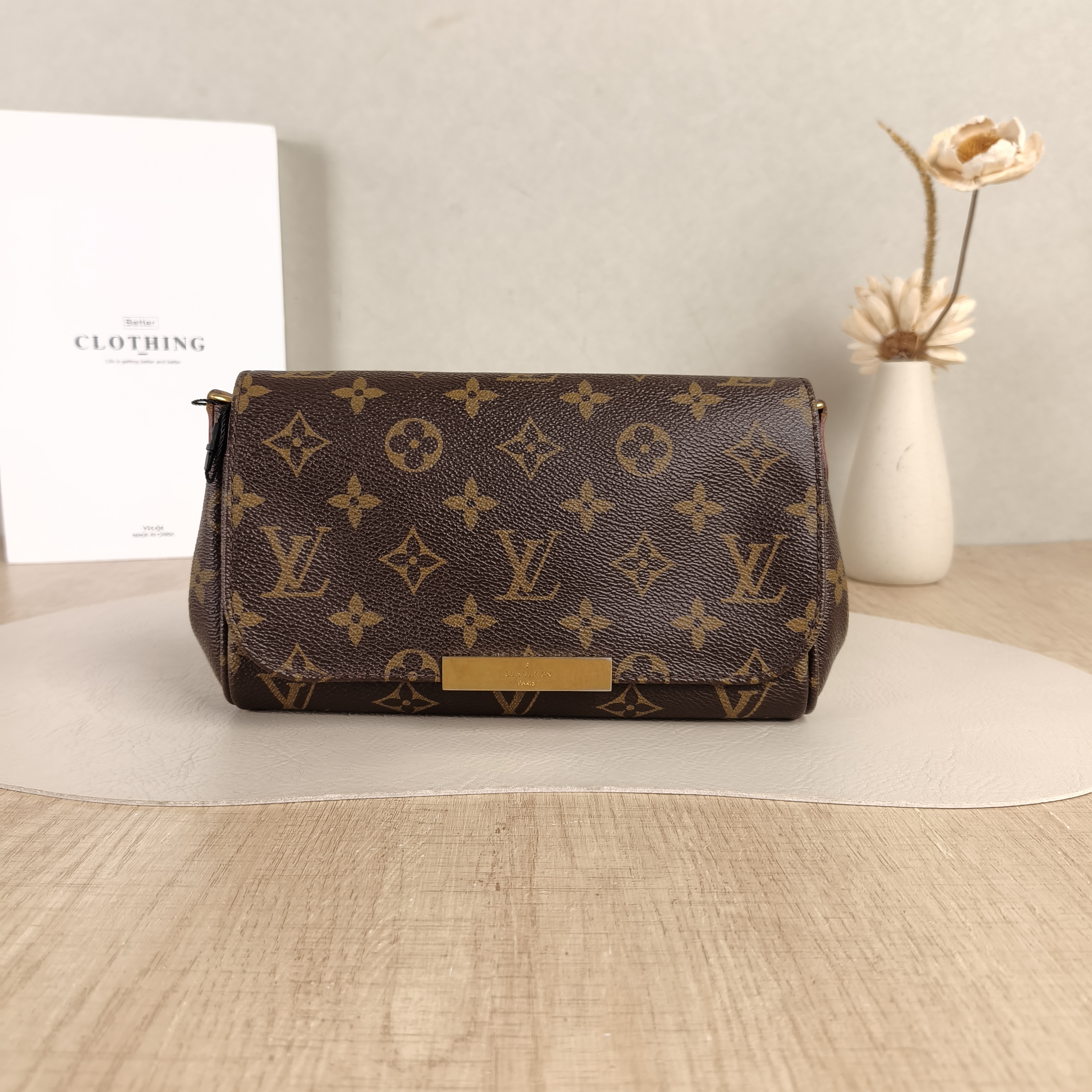 Louis Vuitton Crossbody Bag Favorite Monogram PVC Medium24 × 5 × 15 cm