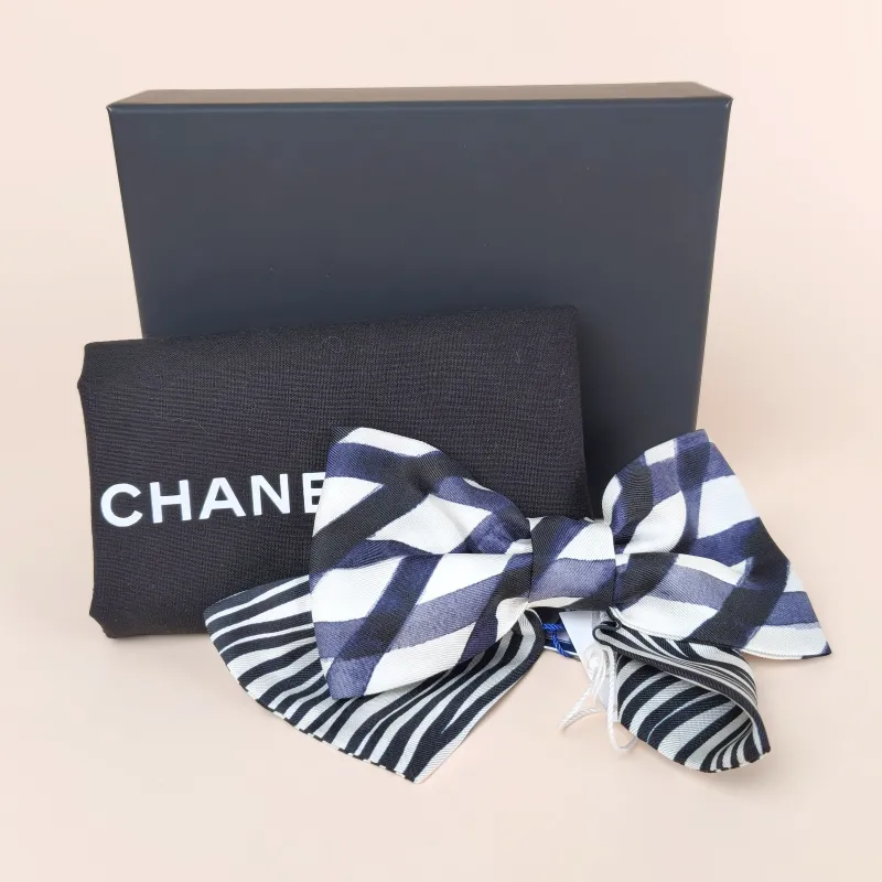 Chanel One Size โ cover view 2 of 8