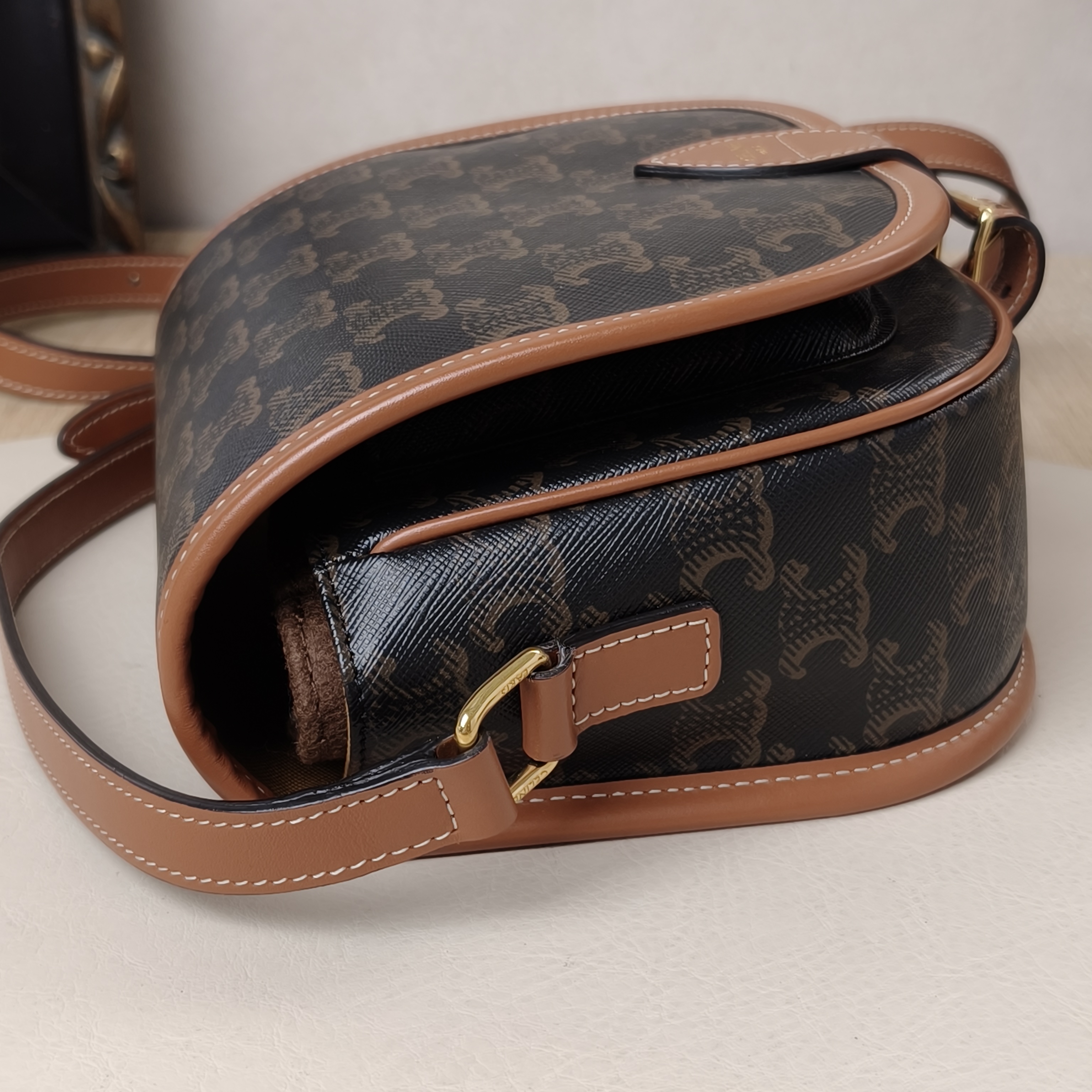 CELINE FOLCO Medium Brown Monogrampvc · 18.5 × 8 × 17 cm — cover view 8 of 9