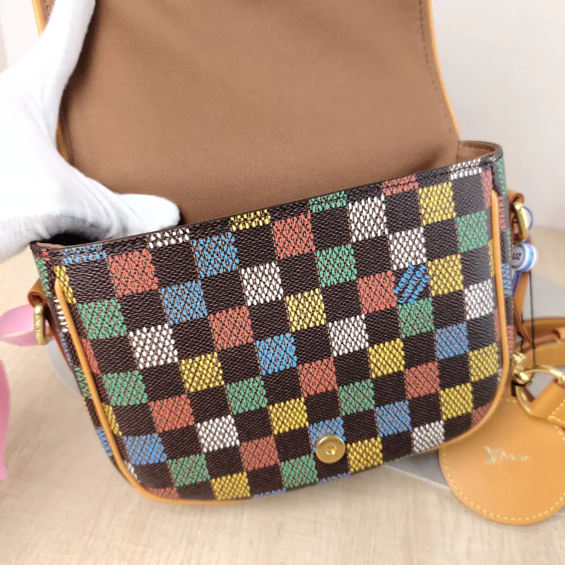 Louis Vuitton Crossbody Bag MONTSOURIS Messenger Bag Brown PVC Small 20 × 7 × 17 cm — detail view 12 of 13