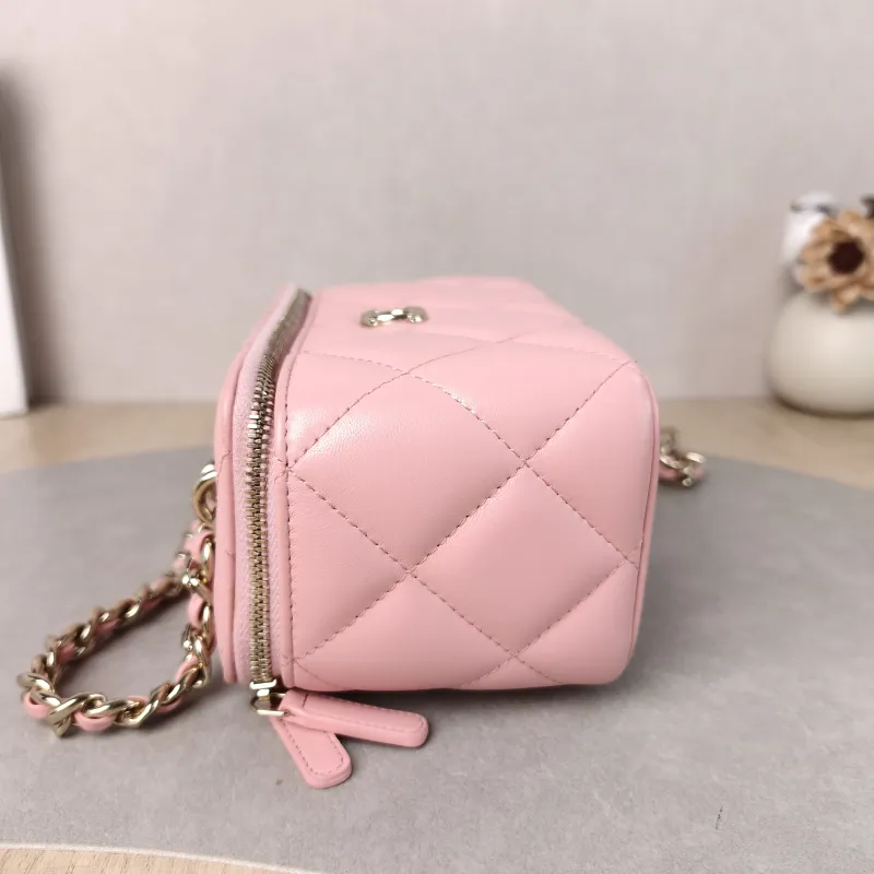 Chanel Crossbody Bag Edition Pink Lambskin One Size 16 × 8 × 9.5 cm 31 — detail view 12 of 12