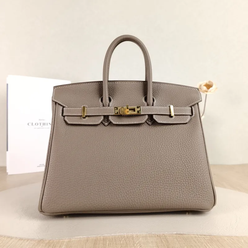 Hermès Top Handle Bag Birkin 25 Gold-Tone Hardware Togo Calfskin Small 25 × 13 × 20 cm K