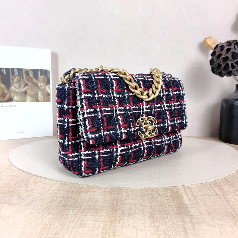 Chanel Crossbody Bag19Bag Navy Small26 × 9 × 16 cm — cover view 3 of 6