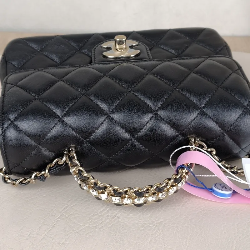 Chanel Crossbody Bag mini Black SL ambskin mini 18 × 7 × 12 cm — detail view 12 of 15