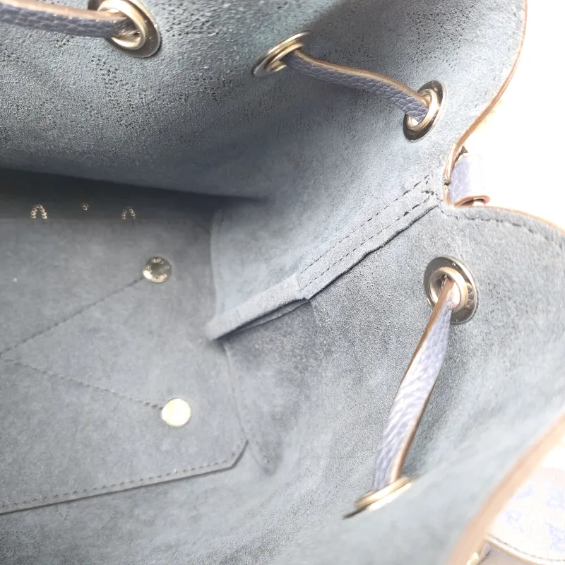 Louis Vuitton Crossbody Bag BELLA · Calfskin One Size 22 × 14 × 19 cm — detail view 6 of 11