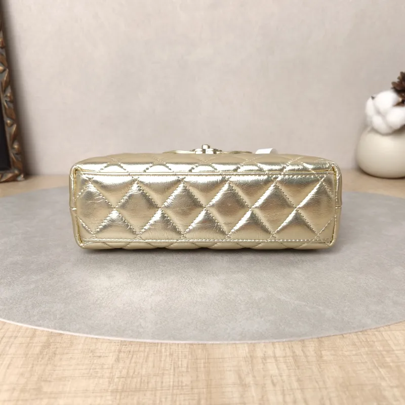 Chanel Crossbody Bag Kelly Gold Lambskin19 × 7 × 13 cm — cover view 5 of 6