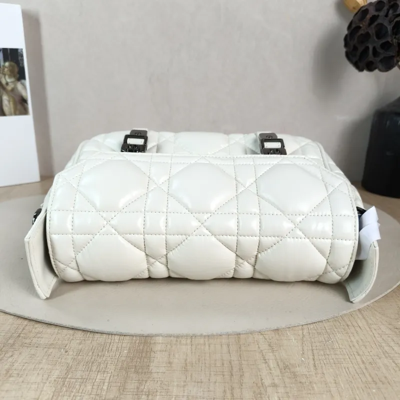 DIOR Crossbody Bag camp Messenger Bag White Calfskin Small 23 × 8 × 15 cm — detail view 5 of 11