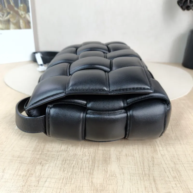 Bottega Veneta Crossbody Bag Padded Cassette Woven Black Lambskin Medium 26 × 8 × 18 cm — detail view 6 of 11