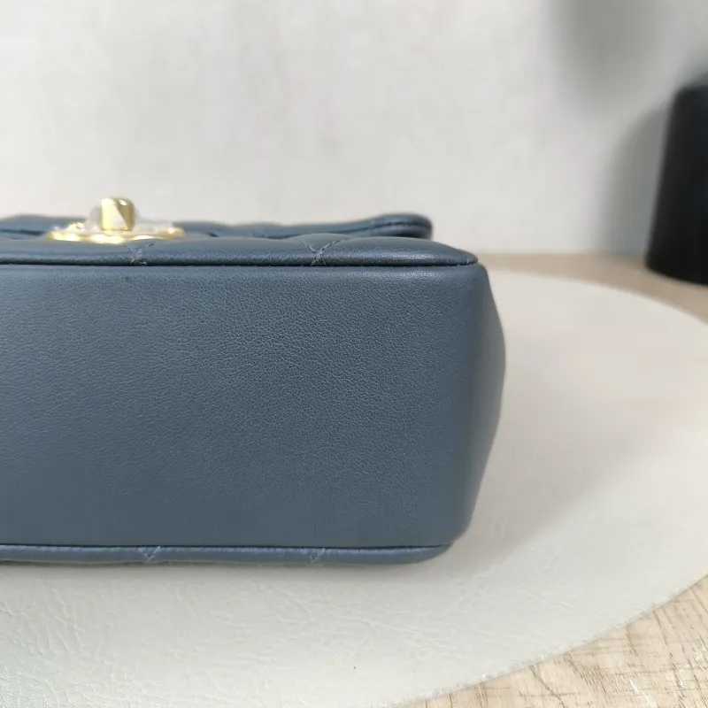 Chanel Crossbody Bag Pearl Grey Lambskin One Size19.5 × 7.5 × 14.5 cm — detail view 11 of 11