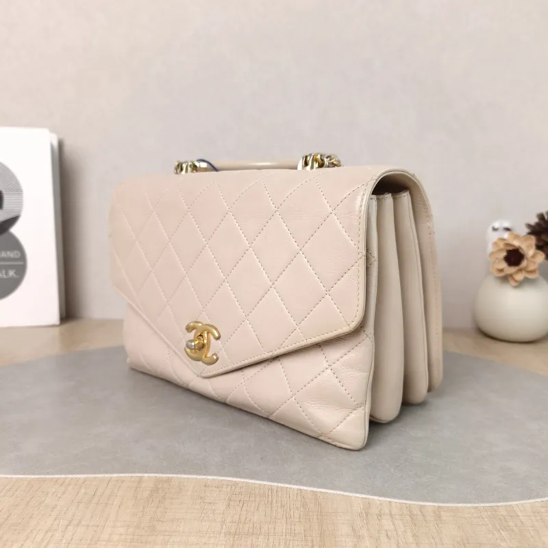 Chanel Crossbody Bag Crossbody Bag Beige Calfskin One Size24 × 10 × 16 cm — cover view 5 of 5