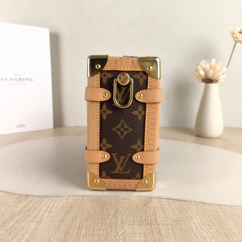 Louis Vuitton Crossbody Bag Side Trunk Box Monogram PVC Medium 23.5 × 8.5 × 16 cm — detail view 3 of 10