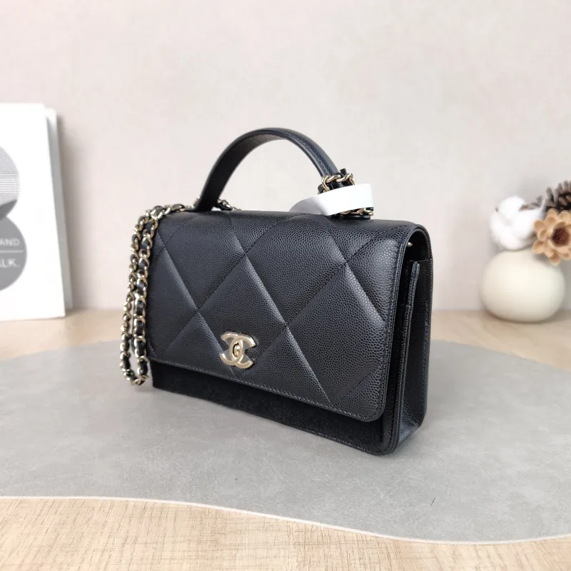 Chanel Crossbody Bag 25k woc Black Calfskin 19.2 × 3.5 × 12.3 cm — cover view 5 of 6