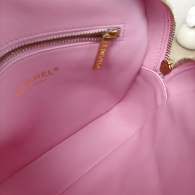 Chanel Backpack23p Pinkado Backpack Pink Calfskin One Size19 × 6 × 19 cm — detail view 15 of 18