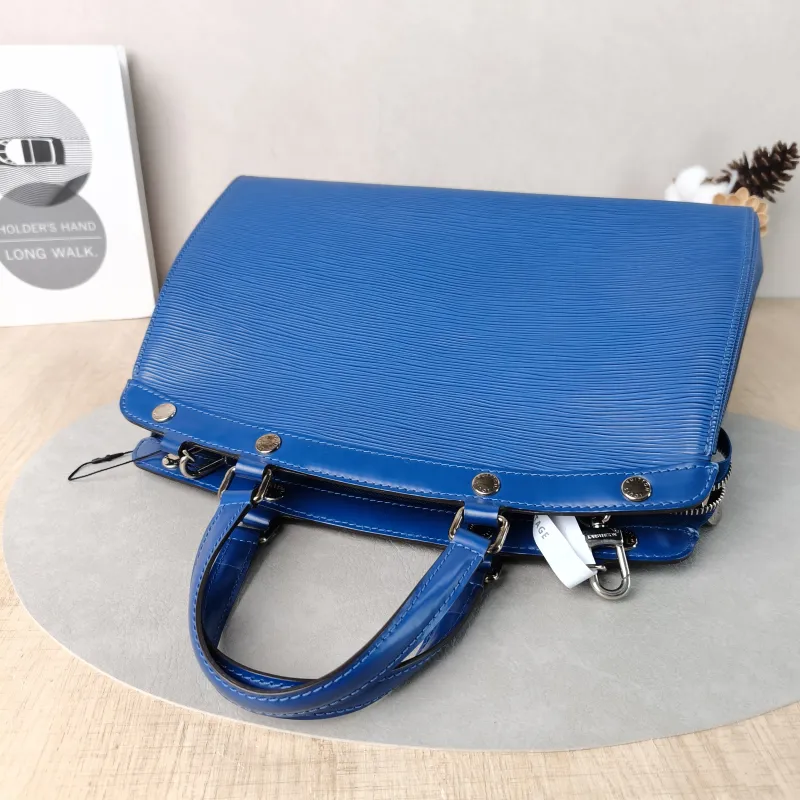 Louis Vuitton Top Handle Bag Brea Vintage Navy Epi Embossed Calfskin Medium34 × 14 × 25 cm — detail view 4 of 13