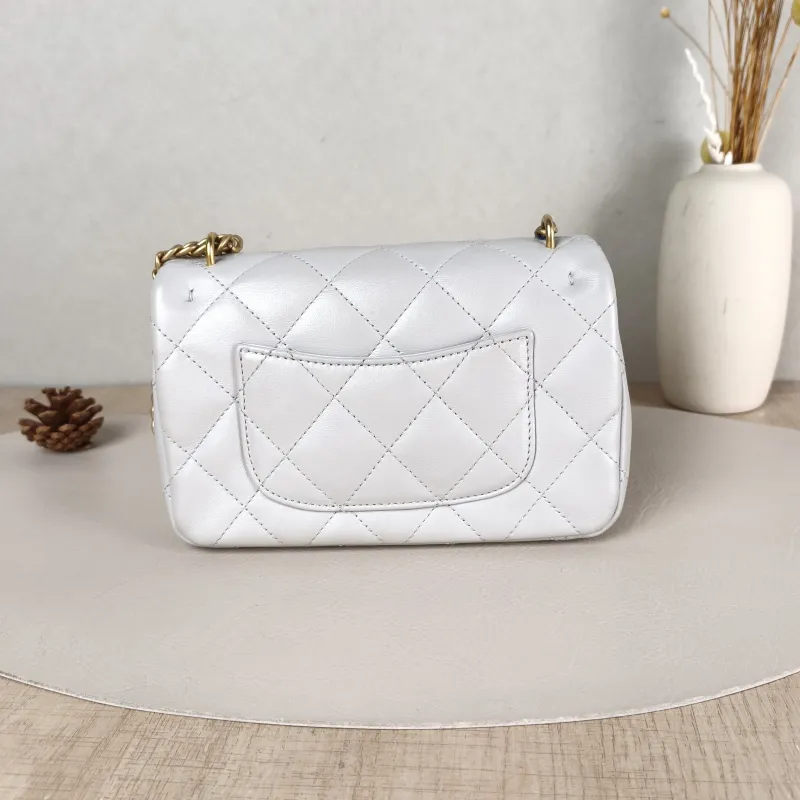 Chanel Crossbody Bag Grey Lambskin One Size19 × 5 × 12.5 cm — cover view 5 of 5
