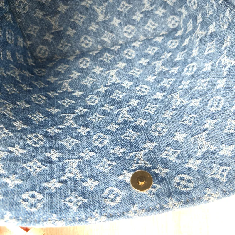 Louis Vuitton Top Handle Bag ALL IN BB Blue BB 16 × 12 × 18 cm — detail view 4 of 13