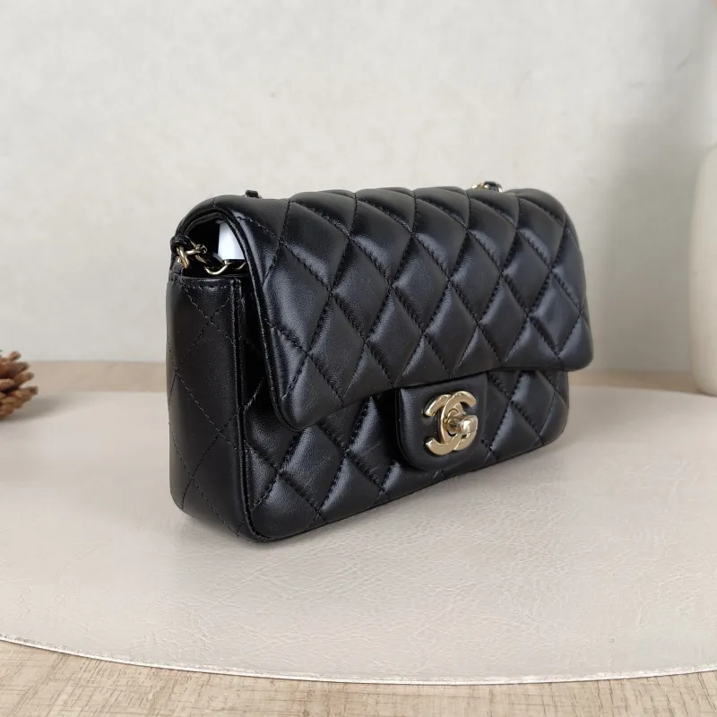 Chanel Crossbody Bagcf mini Crossbody Bag Black Lambskinmini18 × 5 × 11 cm — cover view 4 of 6
