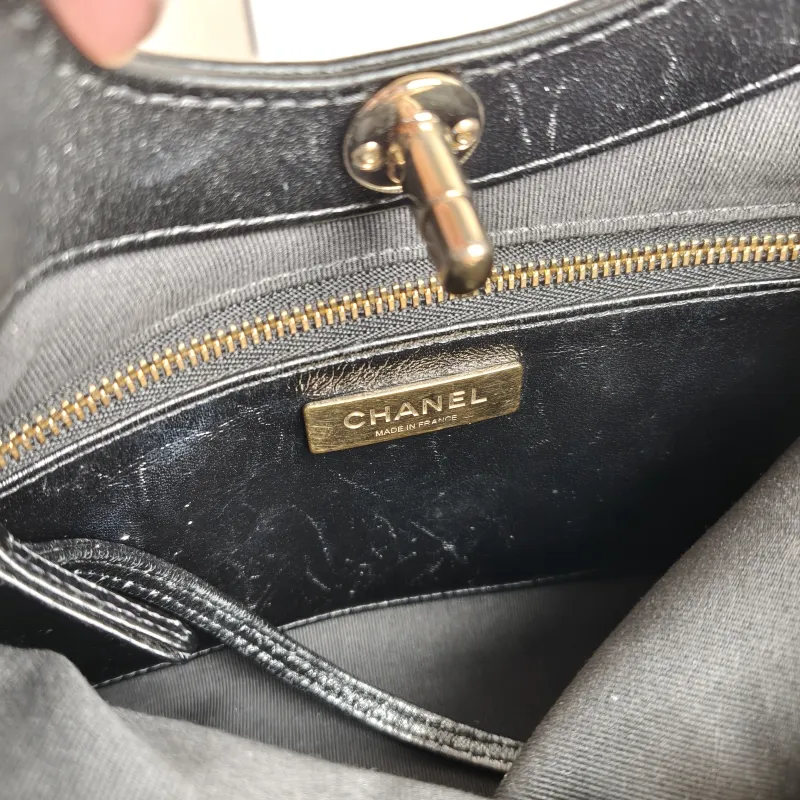 Chanel Crossbody Bag 31Bag Black Waxed Leather Mini 23 × 5.5 × 22 cm — detail view 4 of 12