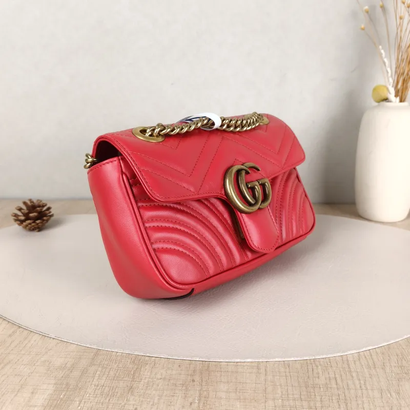 GUCCI Crossbody Bag GG Marmont Small Marmont 22Red Calfskin Small22 × 6 × 13 cm — cover view 3 of 5