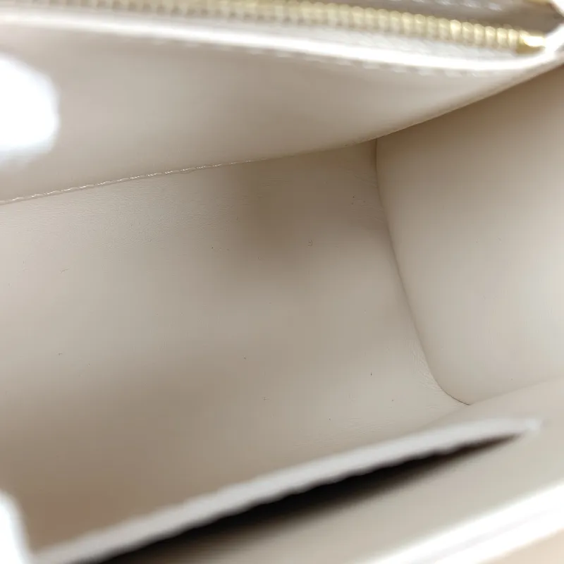 Louis Vuitton Crossbody Bag Twist White Epi Embossed Calfskin Small19 × 9 × 15 cm — detail view 11 of 13