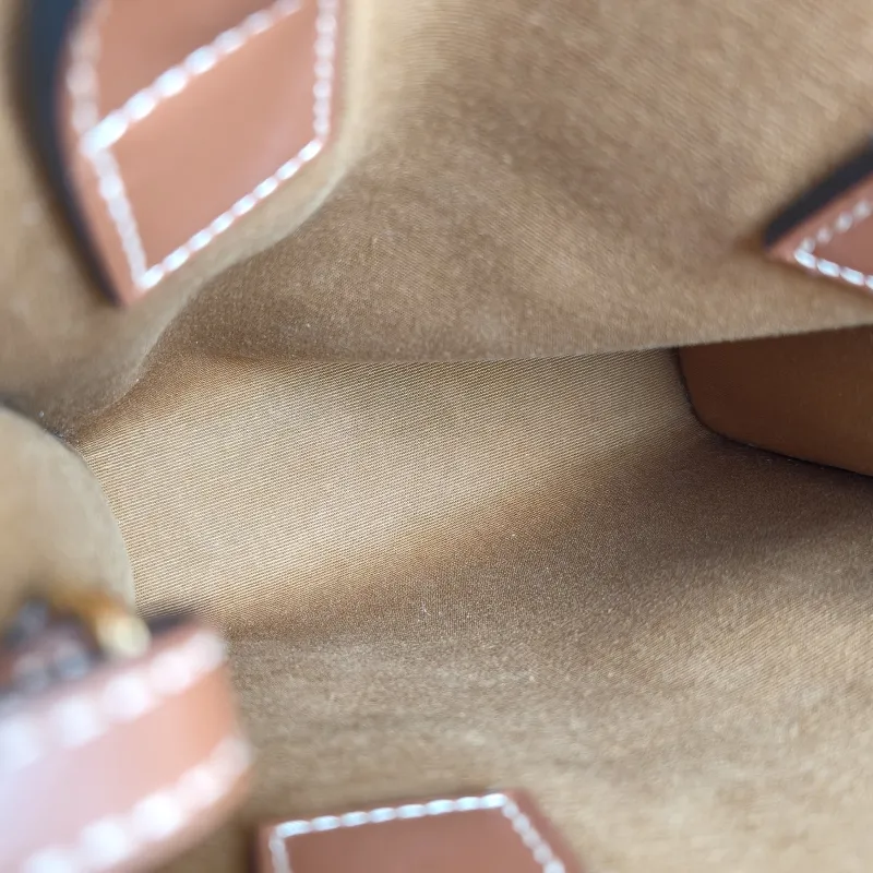 CELINE Crossbody Bag CABAS Mini Monogram PV Cmini17 × 4 × 20.5 cm — detail view 8 of 9