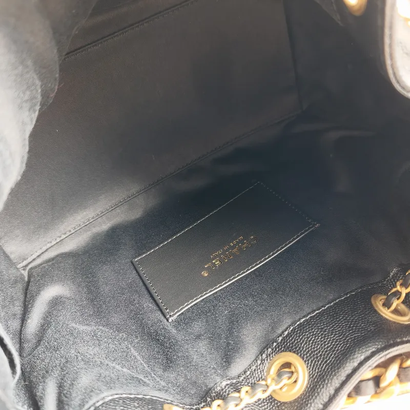 Chanel Shoulder Bag25Bag Black Grained Calfskin Small26 × 14 × 30 cm — detail view 9 of 12