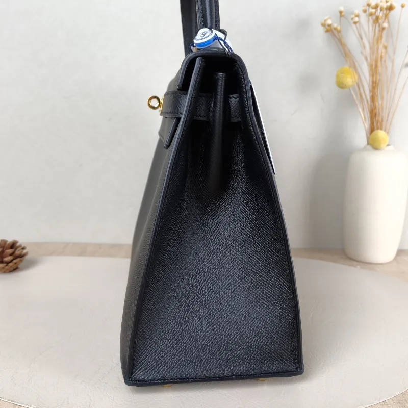 Hermès Shoulder Bag Kelly 28 Gold-Tone Hardware 89Black Epsom Calfskin Medium 28 × 10 × 22 cm C — detail view 1 of 13