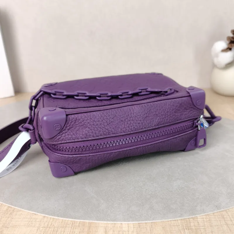 Louis Vuitton Crossbody Bag SOFT TRUNK Box Calfskinmini 18.5 × 8 × 13 cm — detail view 10 of 15