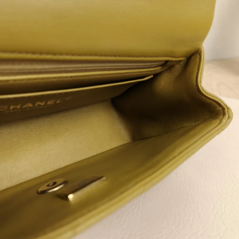 Chanel Crossbody Bag mini Yellow Lambskin mini20 × 6 × 12 cm — detail view 15 of 15