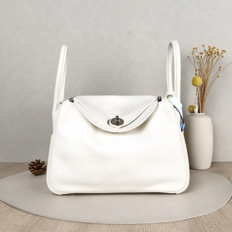 Hermès Crossbody Bag Lindy 2601White Evercolor Calfskin Small26 × 12 × 18 cm