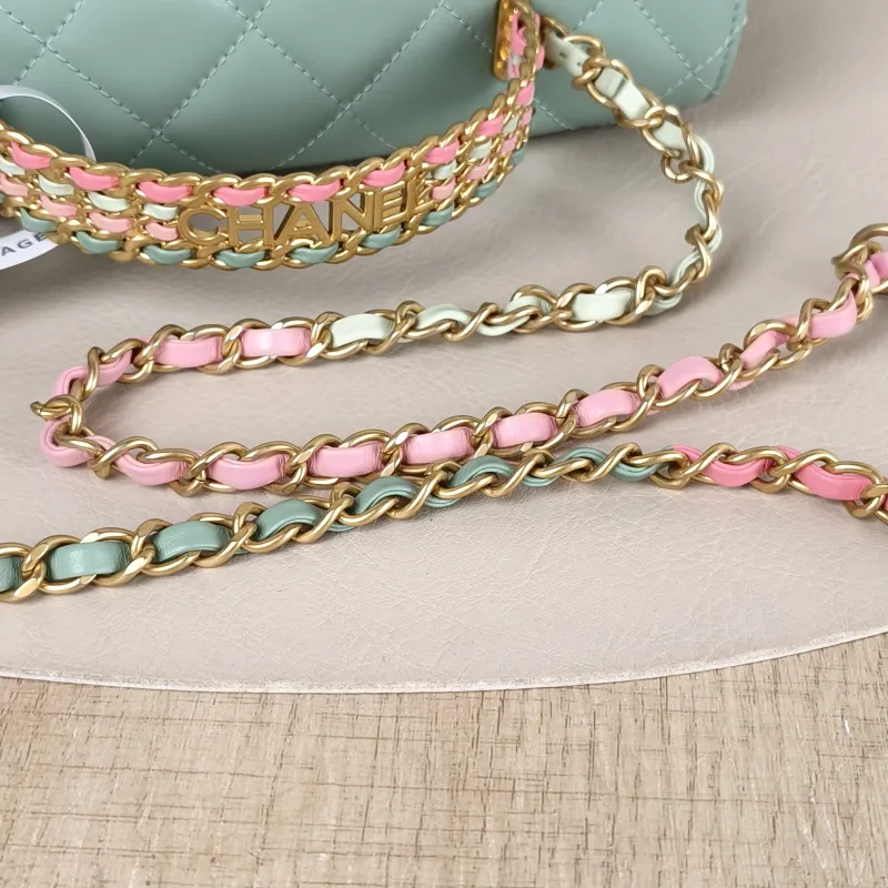 Chanel Crossbody Bag Green Calfskin One Size 22 × 7 × 16 cm — detail view 4 of 14