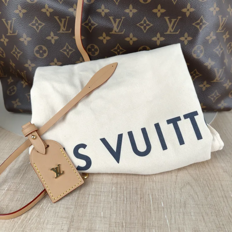 Louis Vuitton Crossbody Bag Carryall Monogram PVC Medium 39 × 15 × 30 cm — detail view 2 of 12