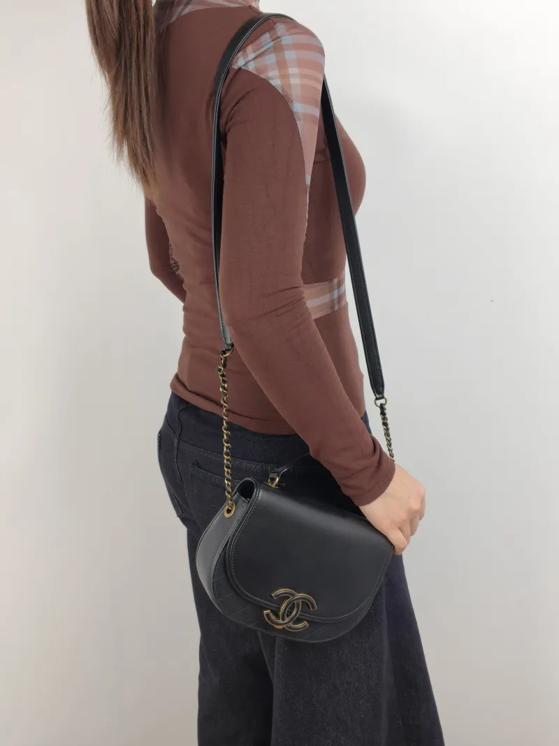 Chanel Crossbody Bag Collection Top Handle Crossbody Bag Black Calfskin One Size 20.5 × 6.5 × 16 cm 23 — on-model view 3 of 3