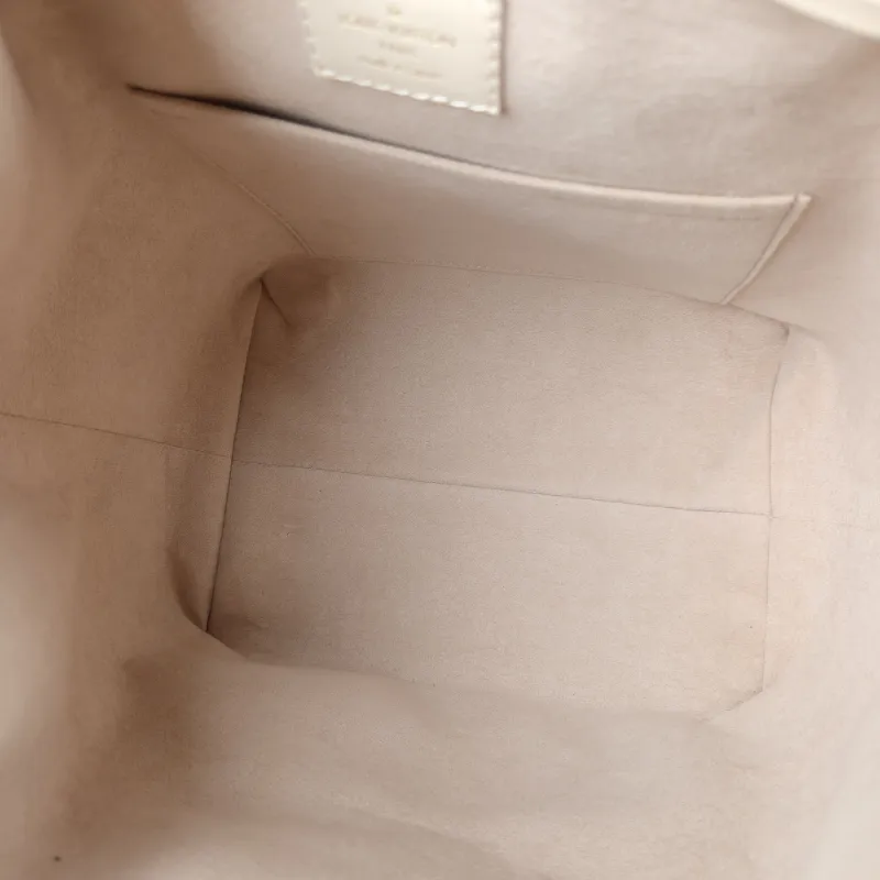 Louis Vuitton Backpack Montsouris Backpack White Calfskin Small 23 × 15 × 27 cm — detail view 1 of 14