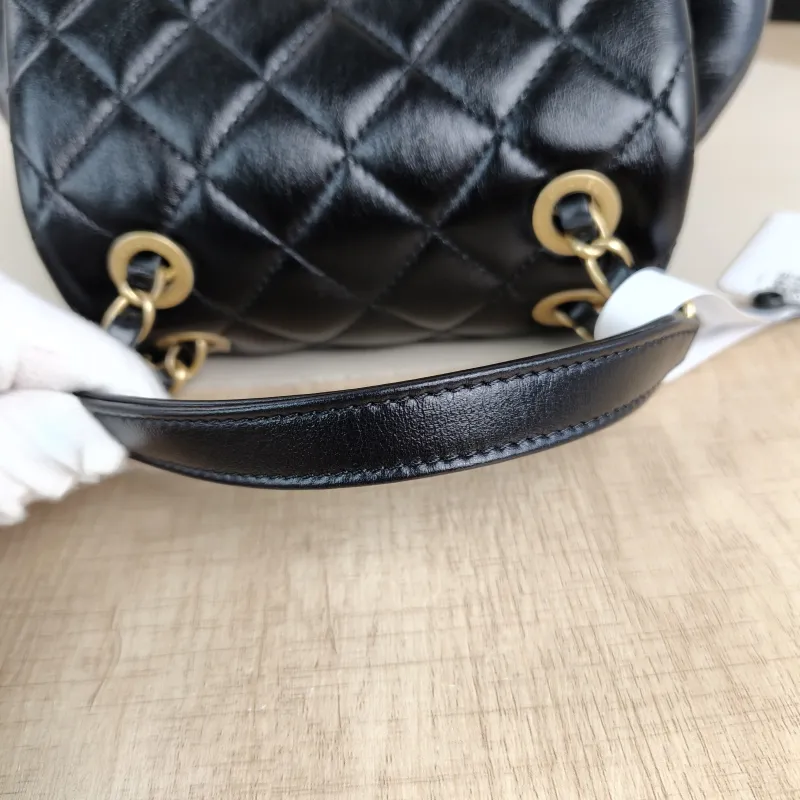 Chanel Crossbody Bag23k Backpack Black Lambskin 23 × 12 × 20 cm — detail view 11 of 15
