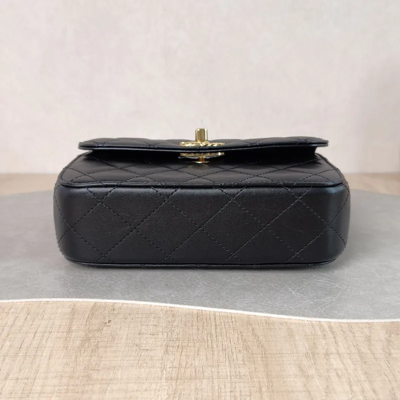 Chanel Crossbody Bag Crossbody Bag Black Lambskin One Size 17 × 5 × 12 cm — cover view 5 of 6
