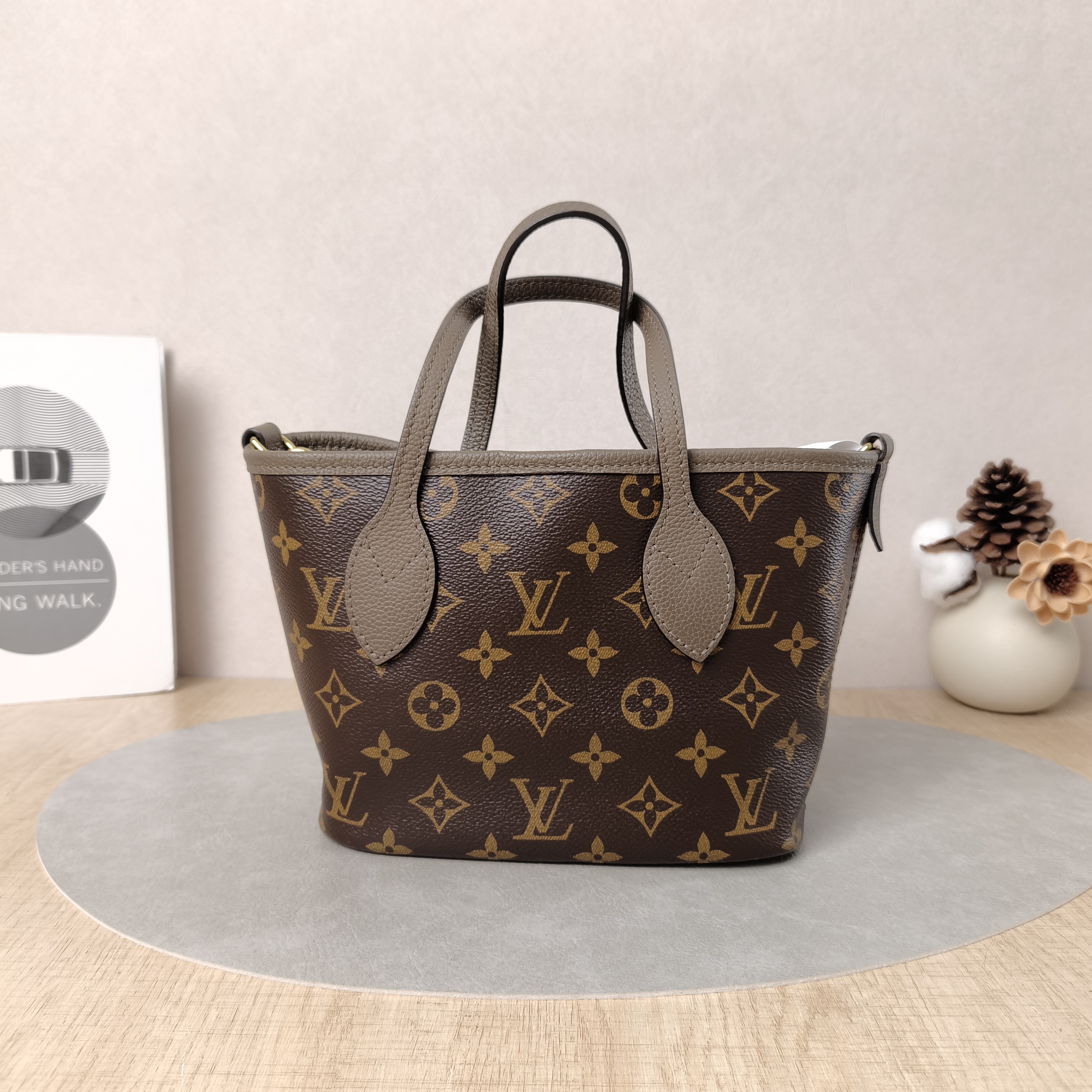 Louis Vuitton Crossbody Bag NEVERFULL INSIDE OUT BB PVC · Calfskin BB26.5 × 11 × 16.5 cm